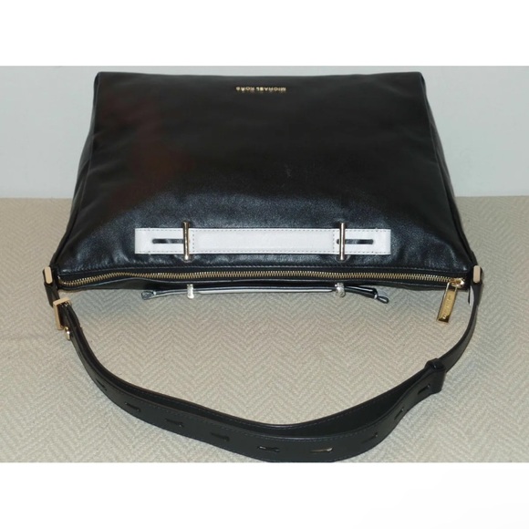 Michael Kors, EUC Chelsey, large convertible shoulder bag, black leather. - Picture 6 of 8